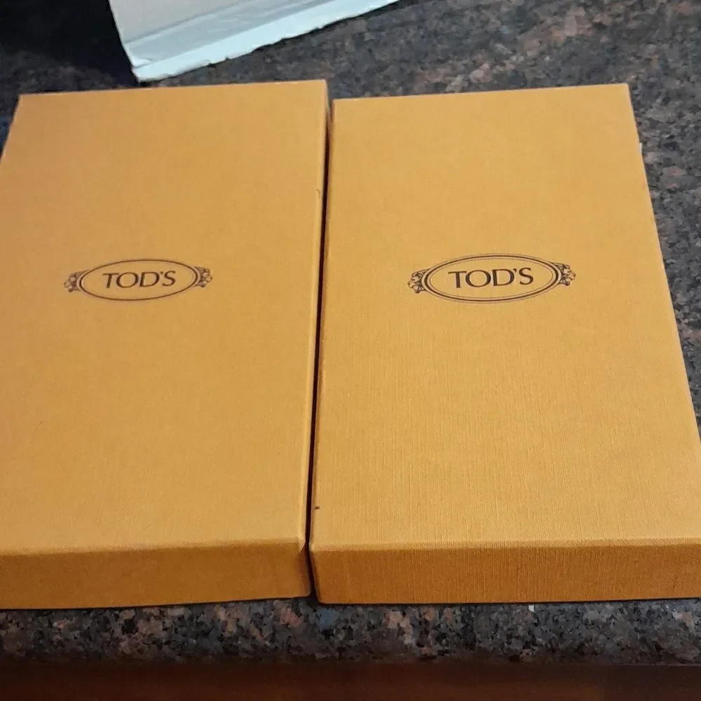 5 Tod's Boxes... 1 is 